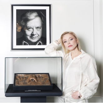 Уважаемые друзья! Приглашаем Вас на «Удивительные встречи 2.0» с народной артисткой России Мариной Зудиной.