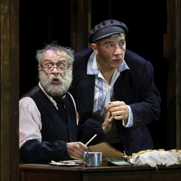 Театр Олега Табакова представил легендарную «Матросскую Тишину» в Нижнем Новгороде.